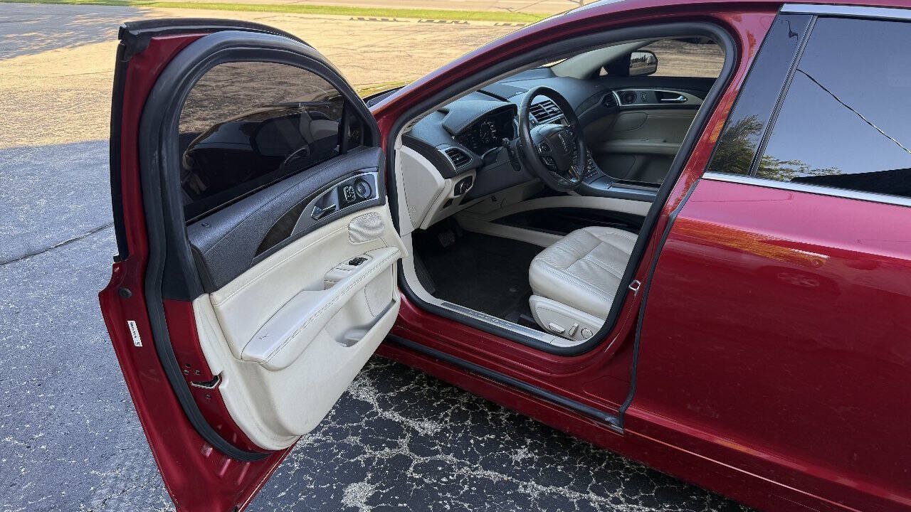 Used 2020 Lincoln MKZ Reserve w/ Elements Package AWD/4WD image 11