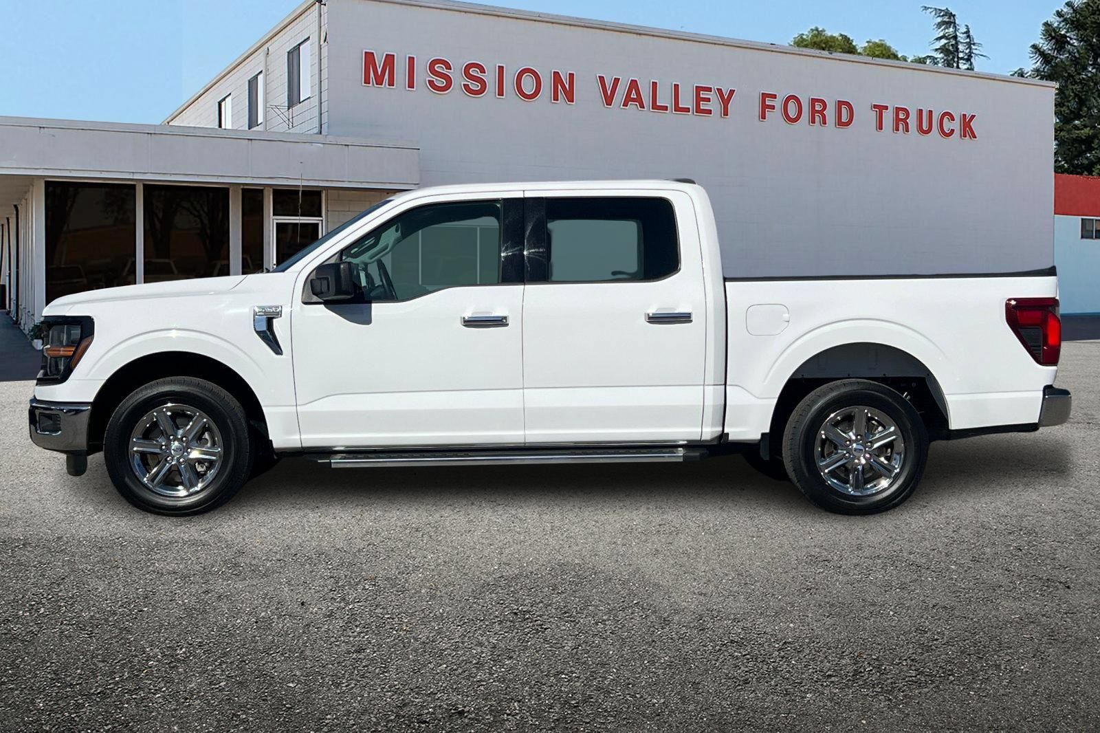 Used 2025 Ford F150 XLT w/ Equipment Group 301A Standard RWD image 7