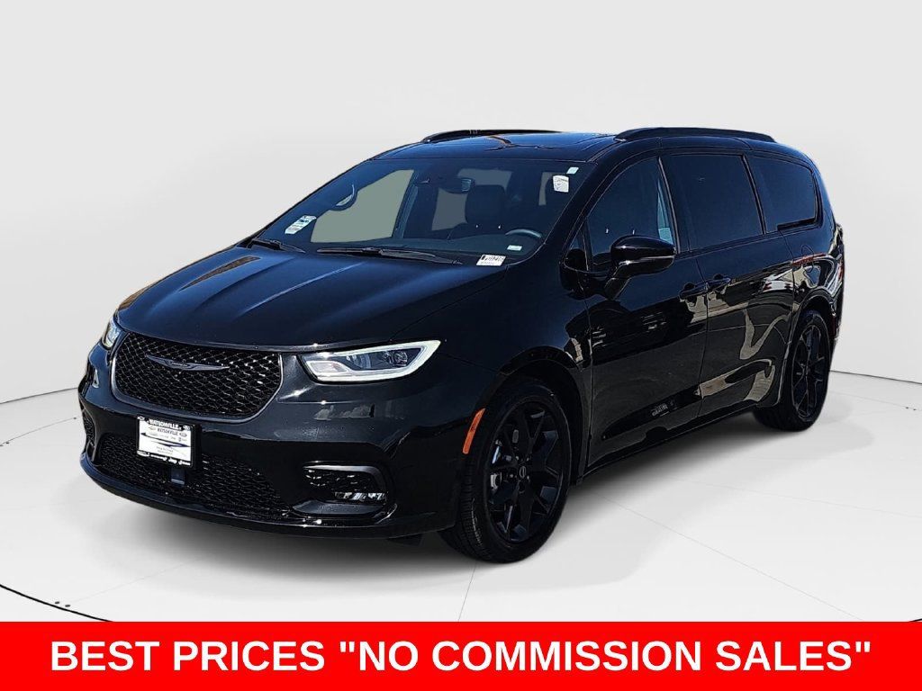 Used 2026 Chrysler Pacifica Limited w/ S Appearance Package FWD image 7