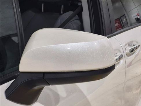 Used 2021 Toyota Sienna XLE w/ XLE Plus Package FWD image 8
