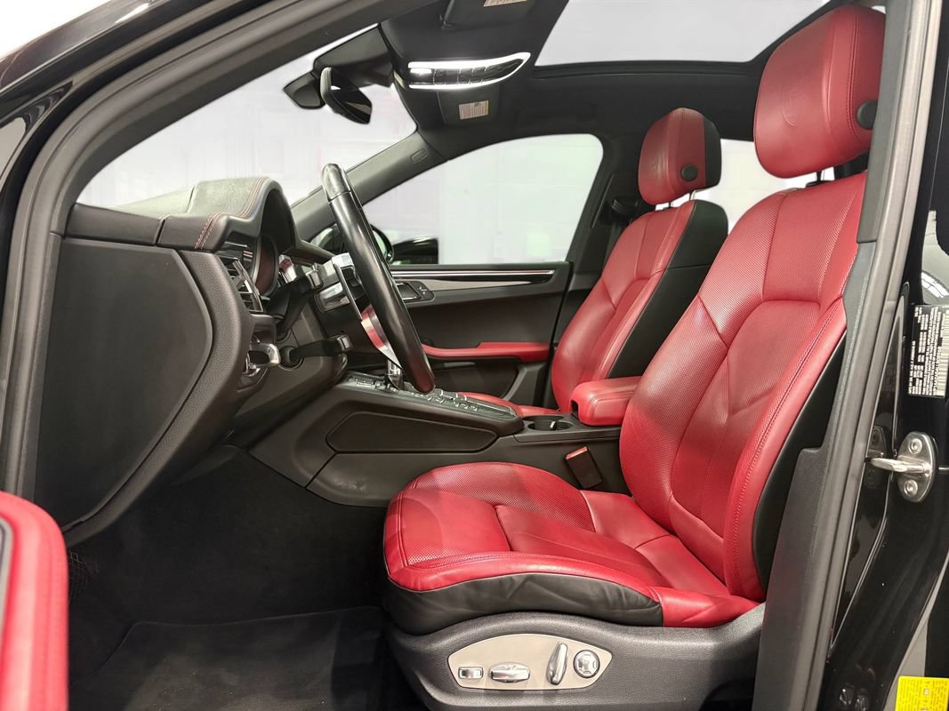 Used 2020 Porsche Macan AWD/4WD image 10