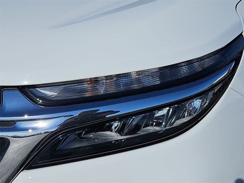 Used 2022 Chevrolet Equinox LS w/ LS Convenience Package image 10