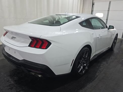 Used 2025 Ford Mustang GT Premium w/ GT Performance Package RWD image 4