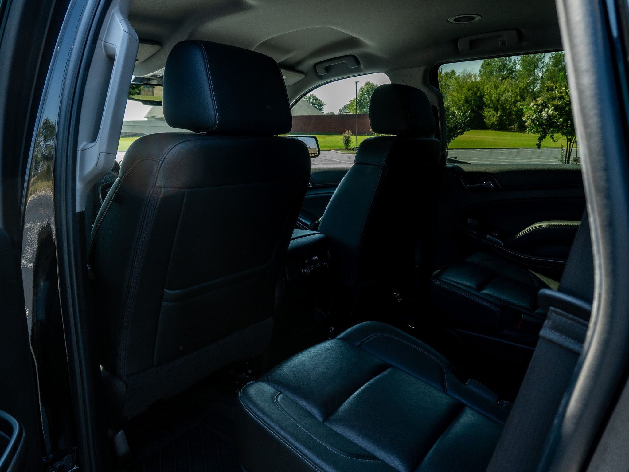 Used 2019 Chevrolet Tahoe LT w/ Z71 Midnight Edition AWD/4WD image 13