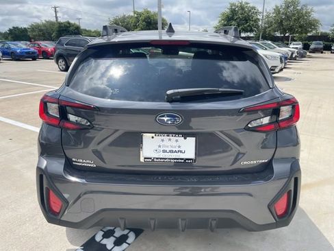 Used 2024 Subaru Crosstrek 2.0i Premium AWD/4WD image 4