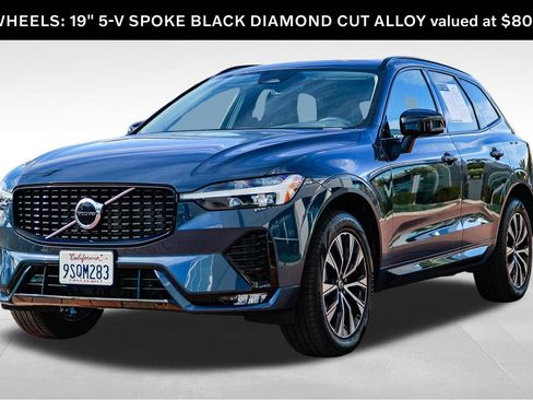 Used 2025 Volvo XC60 B5 Core image 3