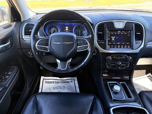 Used 2019 Chrysler 300 Limited image 10