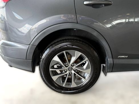 Used 2018 Toyota RAV4 XLE AWD/4WD image 13