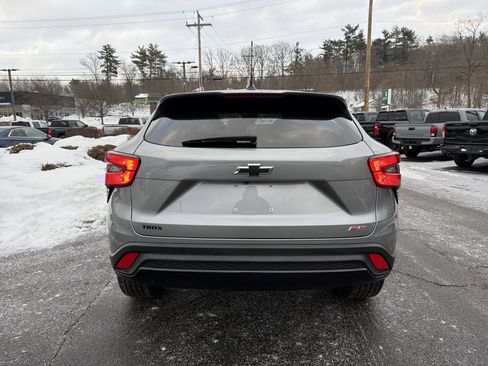 Used 2024 Chevrolet Trax RS w/ Driver Confidence Package image 7