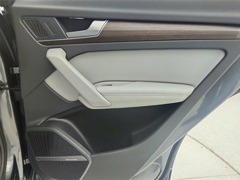 Used 2024 Audi Q5 2.0T Premium Plus w/ Premium Plus Package image 28