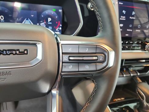 Used 2025 GMC Canyon Denali AWD/4WD image 26