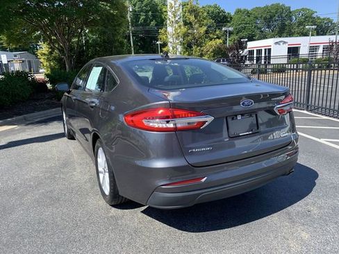 Used 2019 Ford Fusion SE FWD image 6