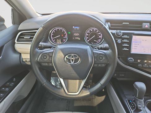 Used 2018 Toyota Camry SE w/ Convenience Package FWD image 38
