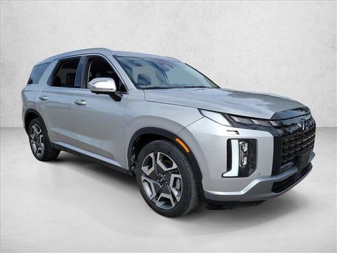 Used 2024 Hyundai Palisade SEL w/ Premium Package image 3