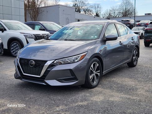 Used 2020 Nissan Sentra SV image 2