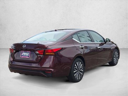 Used 2025 Nissan Altima 2.5 SV FWD image 5