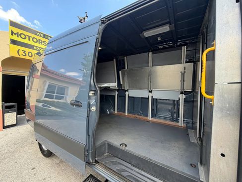 Used 2019 Mercedes-Benz Sprinter 170 image 8