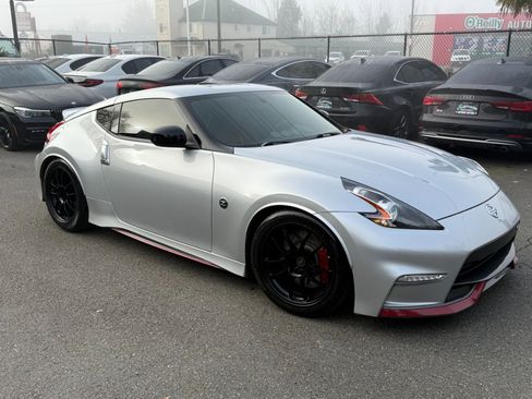 Used 2016 Nissan 370Z NISMO image 21