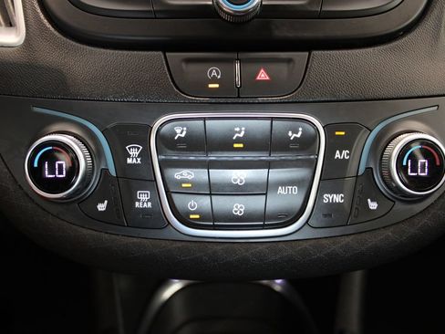 Used 2024 Chevrolet Malibu LT FWD image 8