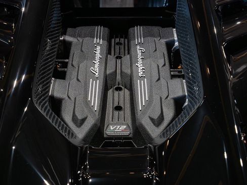Used 2025 Lamborghini Revuelto AWD/4WD image 26