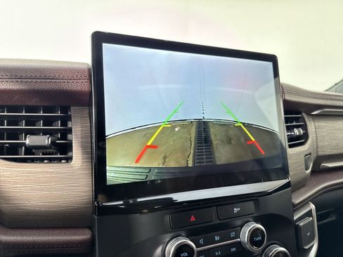 Used 2022 Ford Expedition Max Limited image 8