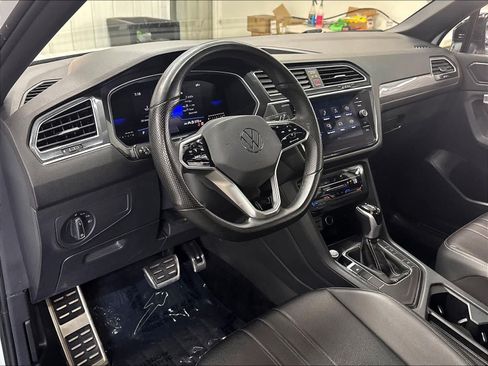 Used 2024 Volkswagen Tiguan SE R-Line FWD image 20