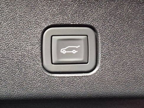 New 2026 Cadillac Optiq Luxury 1 image 25