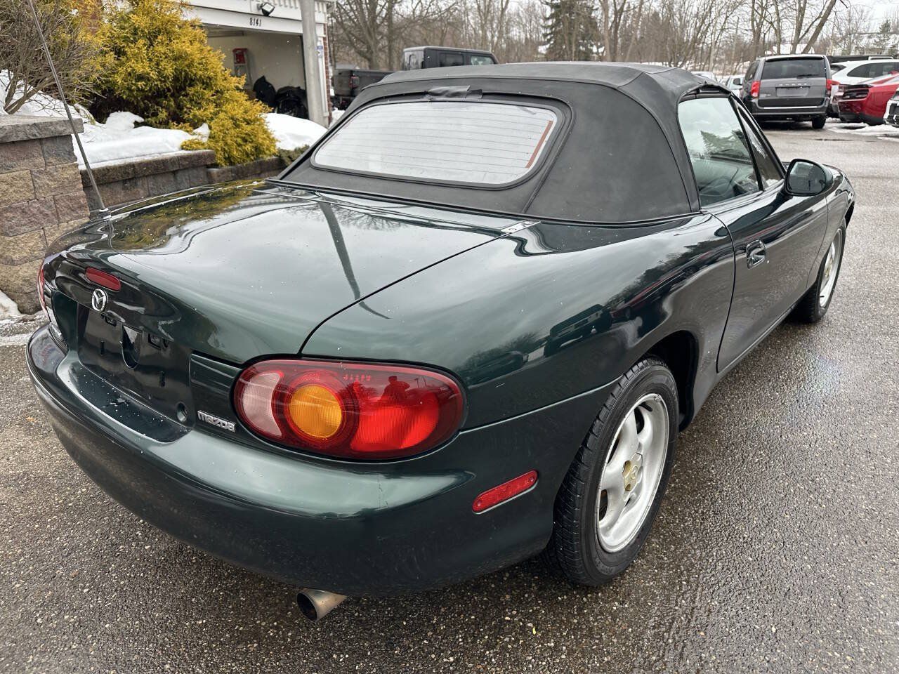 Used 2000 MAZDA MX-5 Miata RWD image 6