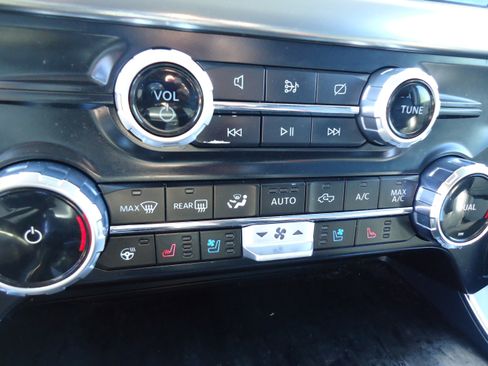 Used 2023 Ford F150 Lariat w/ Equipment Group 502A High AWD/4WD image 21