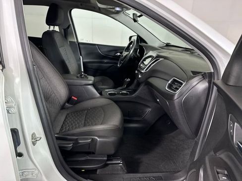 Used 2018 Chevrolet Equinox LT w/ Sun & Infotainment Package image 28