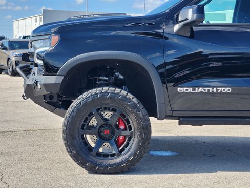 New 2026 Chevrolet Silverado 1500 ZR2 w/ Dark Appearance Package AWD/4WD image 9
