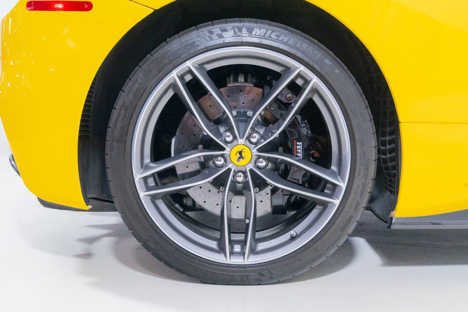 Used 2017 Ferrari 488 Spider RWD image 25