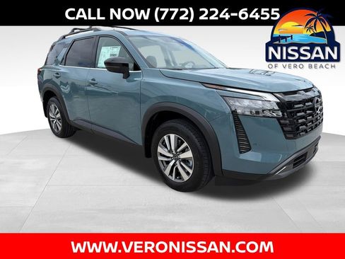 New 2026 Nissan Pathfinder SL AWD/4WD image 1