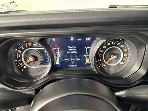 Used 2026 Jeep Gladiator Rubicon AWD/4WD image 16