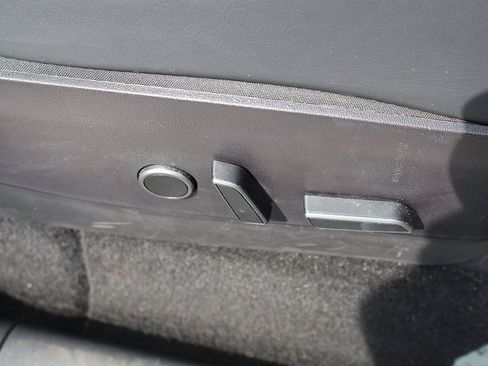 Used 2021 Tesla Model Y Long Range image 33