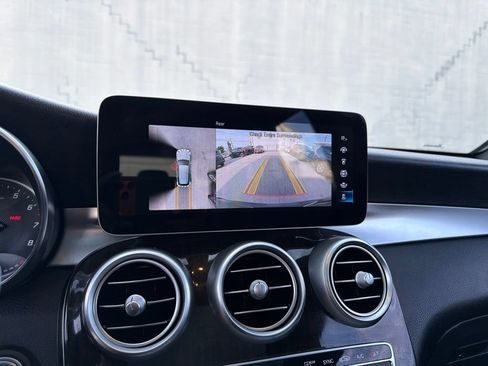 Used 2020 Mercedes-Benz GLC 300 4MATIC image 25