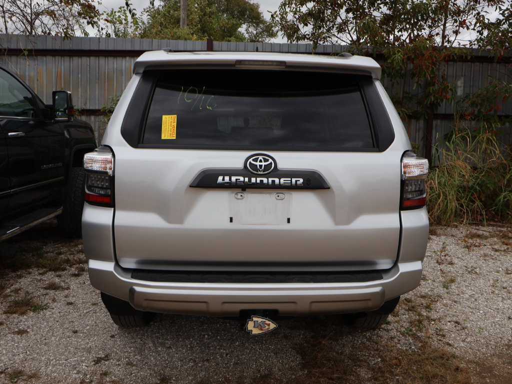Used 2021 Toyota 4Runner TRD Off-Road Premium AWD/4WD image 15