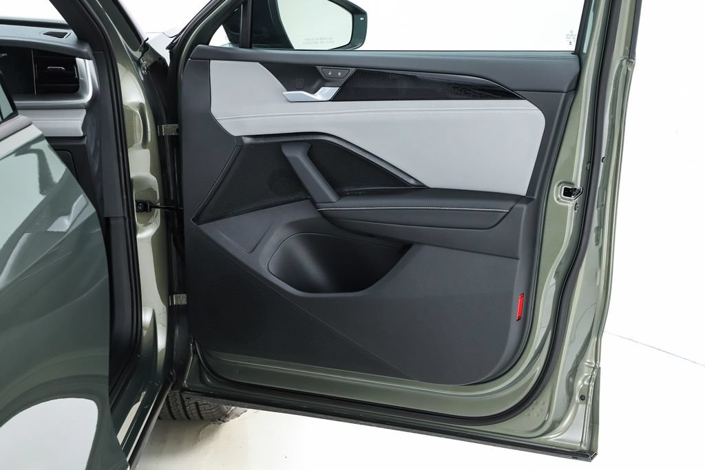 New 2026 Volkswagen Tiguan SE R-Line FWD image 71