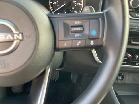 Used 2024 Nissan Rogue SV FWD image 14