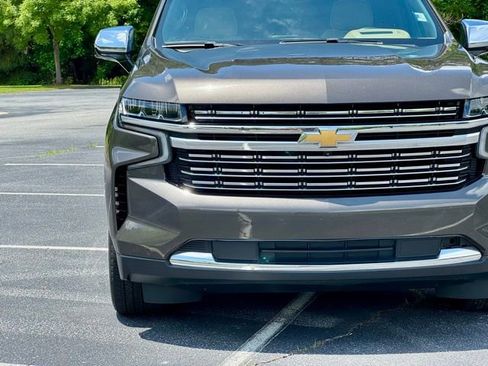 Used 2021 Chevrolet Tahoe Premier w/ Premium Package AWD/4WD image 13
