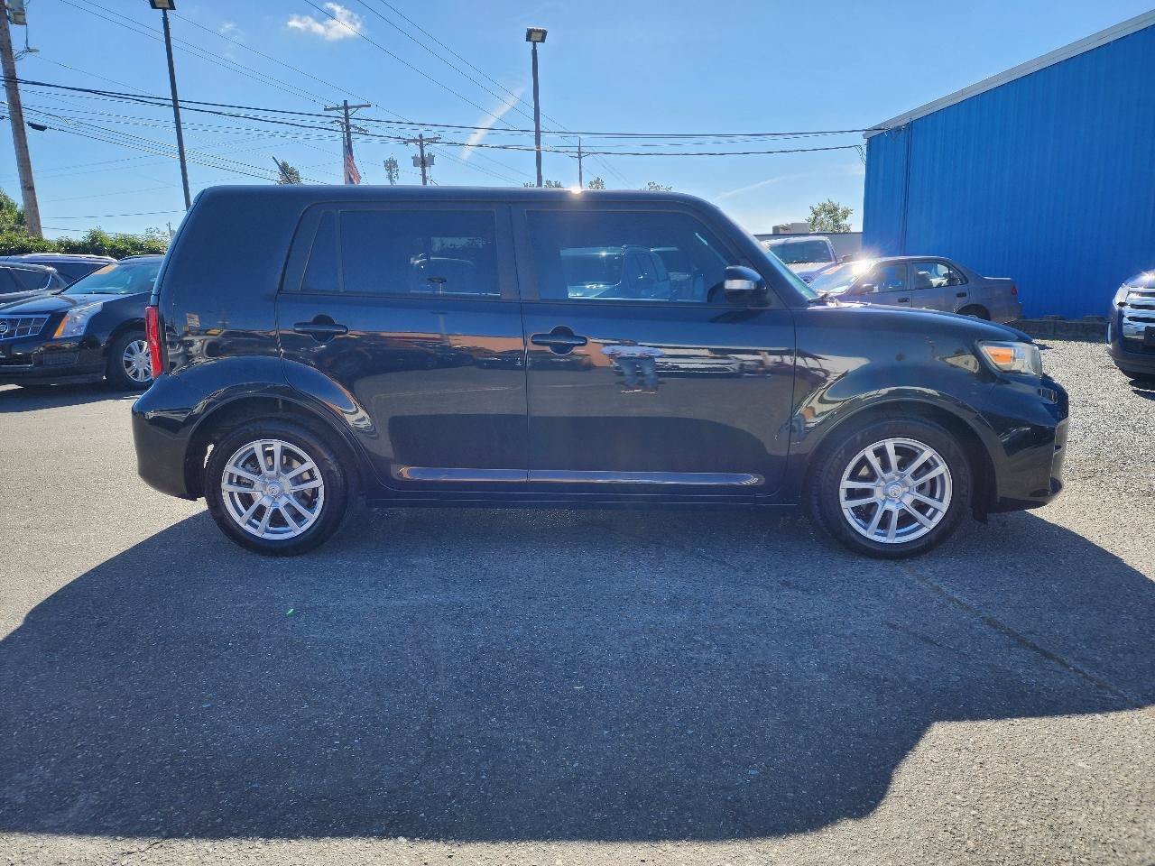 Used 2011 Scion xB FWD image 4