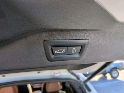 Used 2023 BMW X7 xDrive40i w/ Premium Package image 45