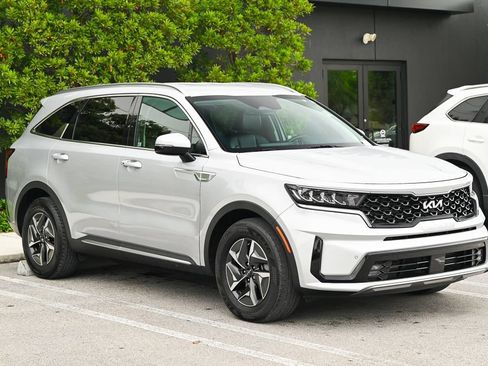 Used 2023 Kia Sorento EX FWD image 3