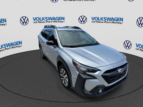 Used 2024 Subaru Outback Premium AWD/4WD image 16