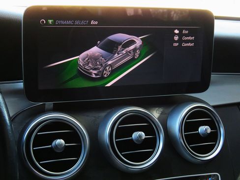 Used 2021 Mercedes-Benz C 300 Sedan image 28