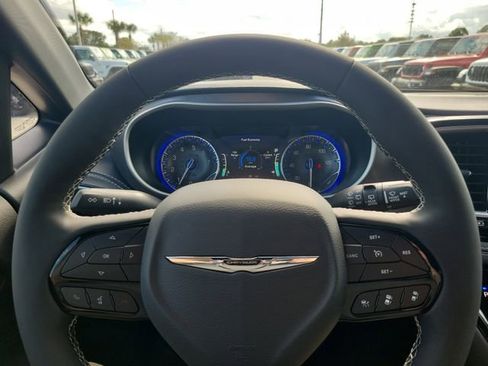 New 2026 Chrysler Pacifica Select w/ S Appearance Package image 17