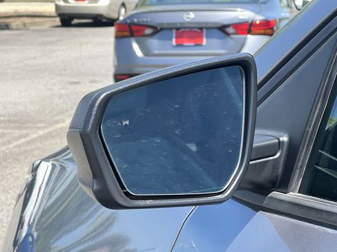 Used 2023 Chevrolet Equinox LS w/ LS Convenience Package image 27