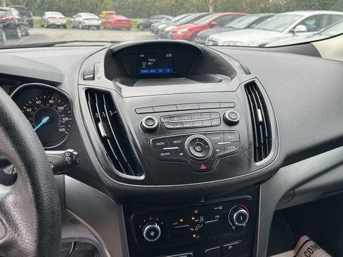 Used 2019 Ford Escape S image 11