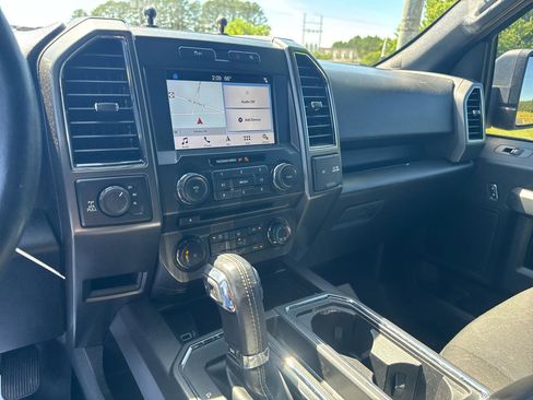 Used 2018 Ford F150 XLT w/ Equipment Group 302A Luxury AWD/4WD image 16