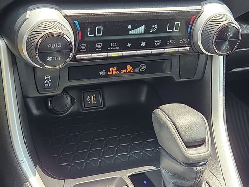 Used 2024 Toyota RAV4 LE AWD/4WD image 19